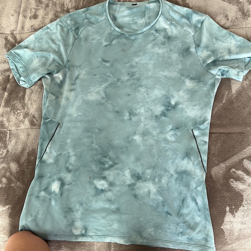 Lululemon T shirt